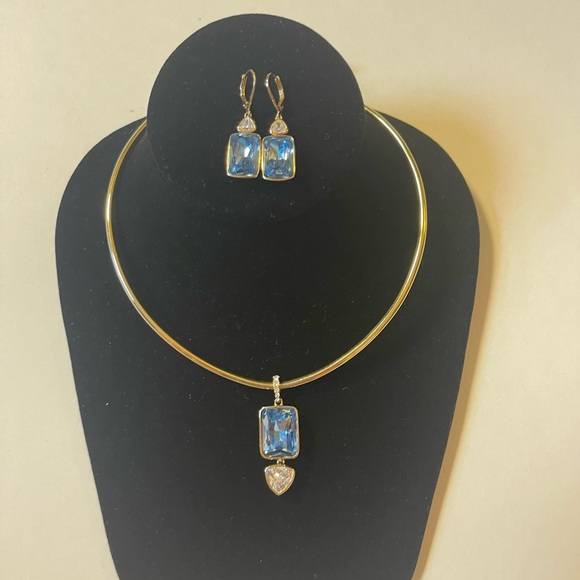 ABS Allen Schwartz Gold Tone Wire Collar Necklace with Matching Earrings Set - Picture 6 of 11